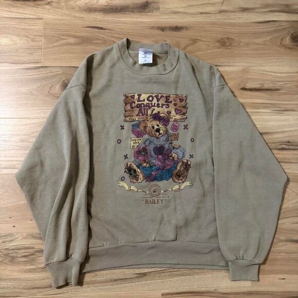 Jerzees Tops - Vintage 1997 "Love Conquers All" graphic sweatshirt teddy bear Size Large